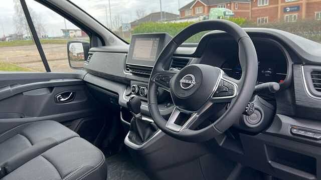 Nissan Primastar Nissan  30 L2 Diesel 2.0 dCi 150ps H1 Tekna Crew Van Auto