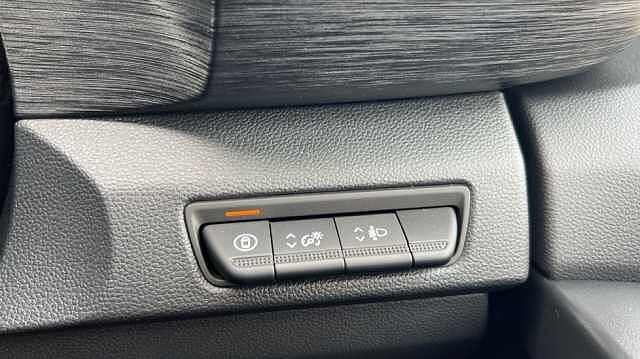 Nissan Primastar Nissan  30 L2 Diesel 2.0 dCi 150ps H1 Tekna Crew Van Auto