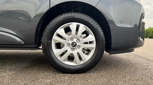 Nissan Primastar Nissan  30 L2 Diesel 2.0 dCi 150ps H1 Tekna Crew Van Auto