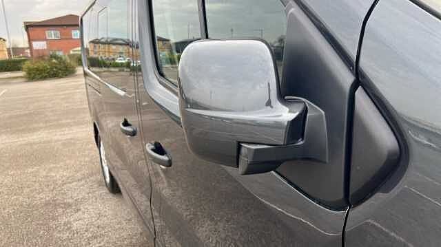 Nissan Primastar Nissan  30 L2 Diesel 2.0 dCi 150ps H1 Tekna Crew Van Auto