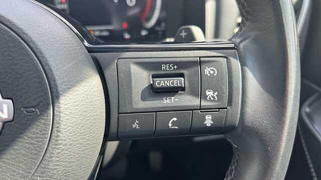 Nissan Qashqai 1.3 DiG-T MH 158 N-Connecta 5dr Xtronic