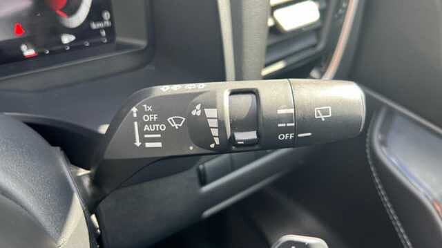 Nissan Qashqai 1.3 DiG-T MH 158 N-Connecta 5dr Xtronic