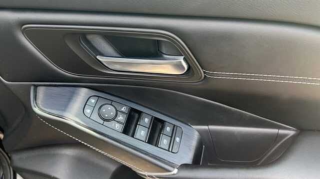 Nissan Qashqai 1.3 DiG-T MH 158 N-Connecta 5dr Xtronic