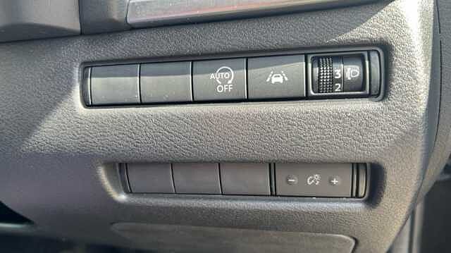 Nissan Qashqai 1.3 DiG-T MH 158 N-Connecta 5dr Xtronic