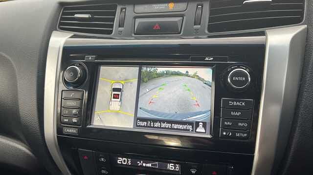 Nissan Navara NAVARA Double Cab Pick Up Tekna 2.3dCi 190 4WD Auto