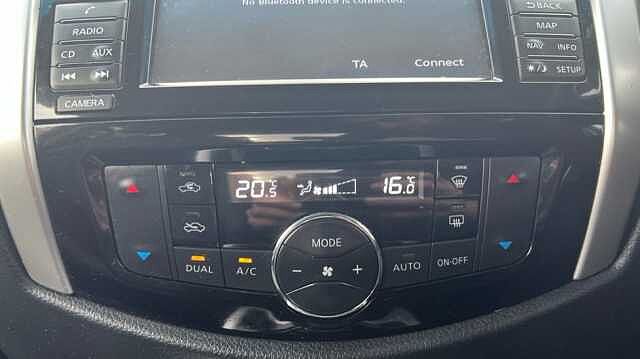 Nissan Navara NAVARA Double Cab Pick Up Tekna 2.3dCi 190 4WD Auto