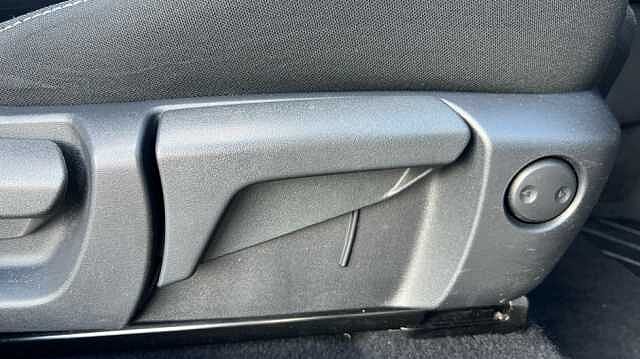 Nissan Qashqai QASHQAI 1.3 DiG-T MH 158 N-Connecta 5dr Xtronic