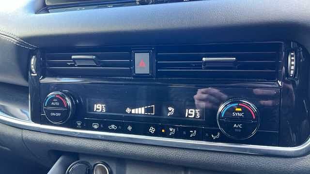 Nissan Qashqai QASHQAI 1.3 DiG-T MH 158 N-Connecta 5dr Xtronic