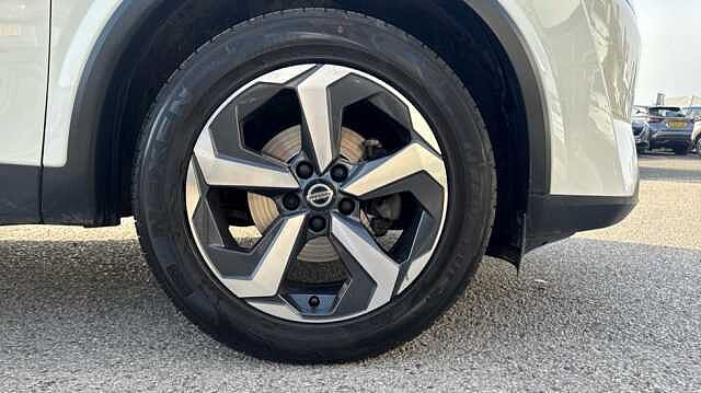 Nissan Qashqai QASHQAI 1.3 DiG-T MH N-Connecta 5dr