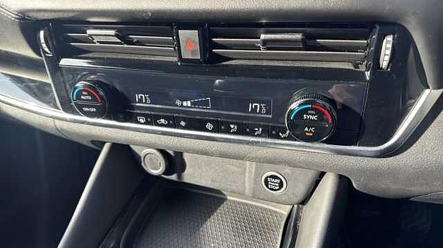 Nissan Qashqai QASHQAI 1.3 DiG-T MH N-Connecta 5dr