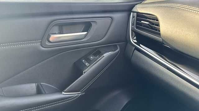 Nissan Qashqai QASHQAI 1.3 DiG-T MH N-Connecta 5dr