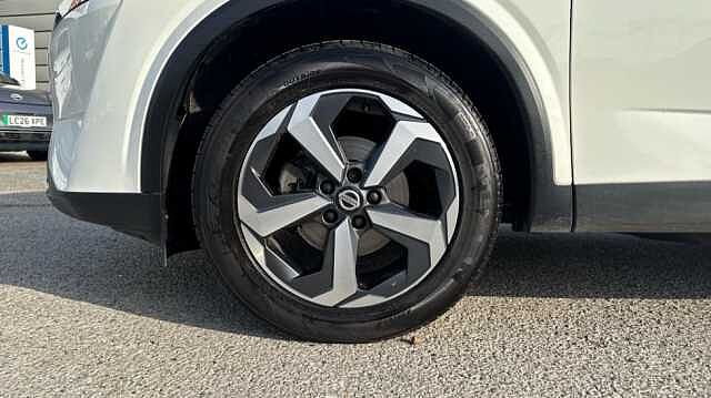 Nissan Qashqai QASHQAI 1.3 DiG-T MH N-Connecta 5dr