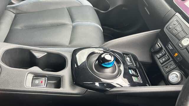 Nissan LEAF LEAF 110kW Tekna 39kWh 5dr Auto