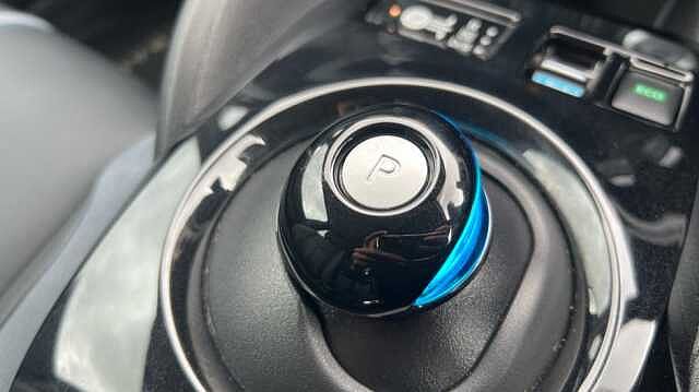 Nissan LEAF LEAF 110kW Tekna 39kWh 5dr Auto