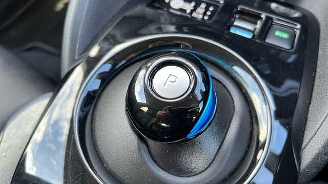Nissan LEAF LEAF 110kW Tekna 39kWh 5dr Auto