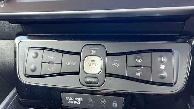 Nissan LEAF LEAF 110kW Tekna 39kWh 5dr Auto